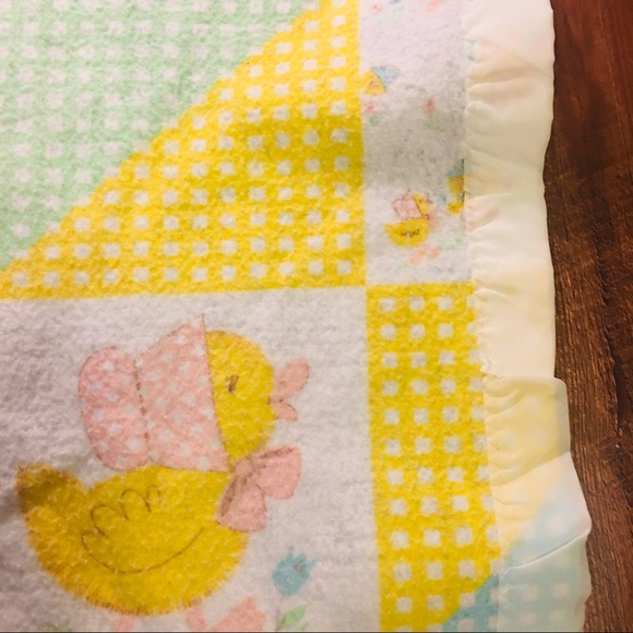 Vintage Satin Edge Ducky Baby Blanket - Picture 3 of 3